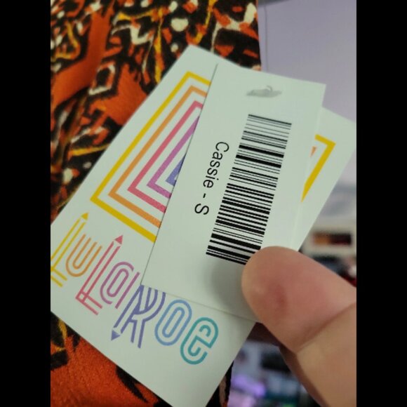 Womens size small LuLaRoe Cassie skirt. New with tags - Picture 2 of 4